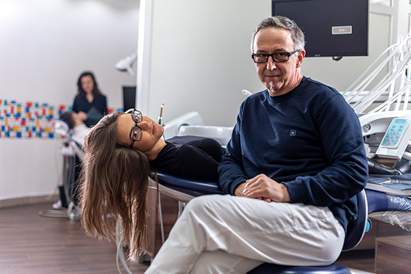 Profesor endodoncije - Stomatološka ordinacija Global Dentistry